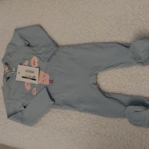 Lux footsie light blue with pink clouds